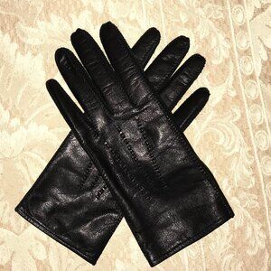 🖤 Black Leather Gloves — Classic & Luxe - NWOT